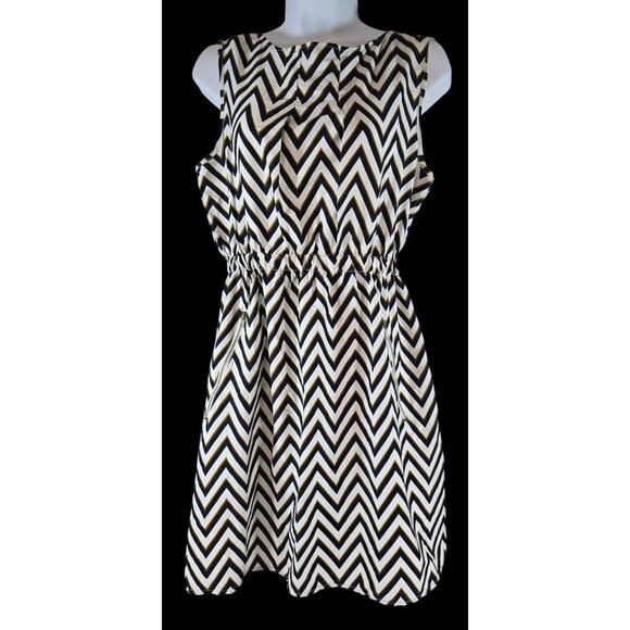Speed Control New York Dresses & Skirts - Speed Control New York Size L Chevron Black and White Party Dress Cinched at Wai